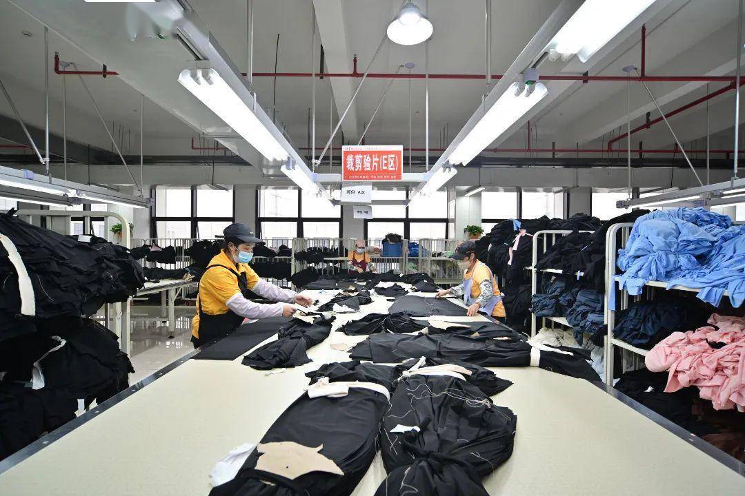 從裁剪到零售，解碼“柳州制造”的硬核實力——柳北工廠透露的產業升級密碼